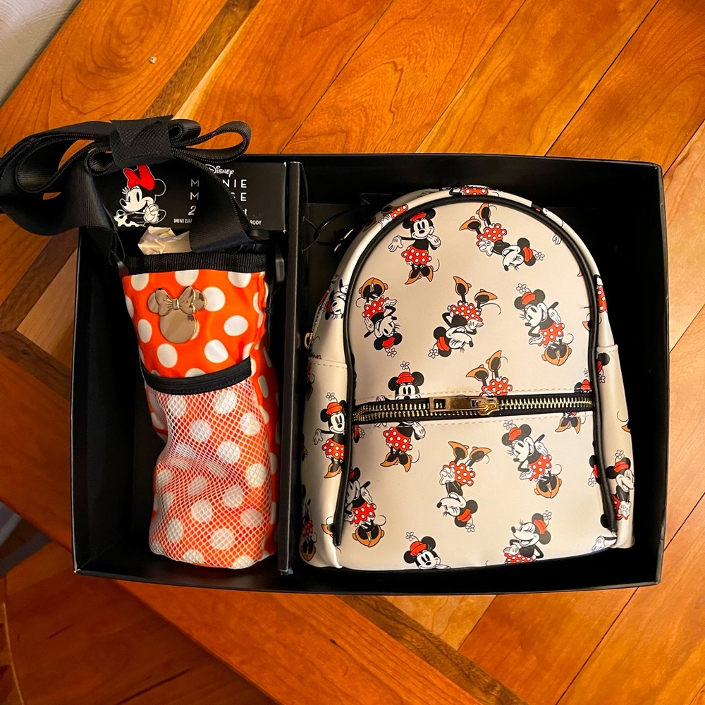 Disney Mickey Mouse 2 piece Gift set Mini backpack and Hydration Crossbody